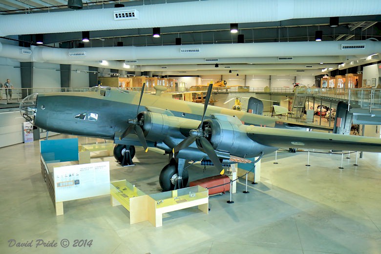 Handley Page Halifax NA337
